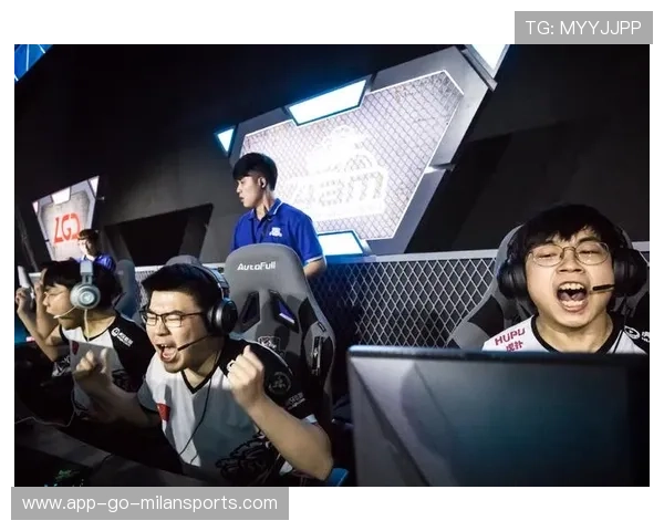 战队上线年度视觉主题营造统一视觉风格，战队视角